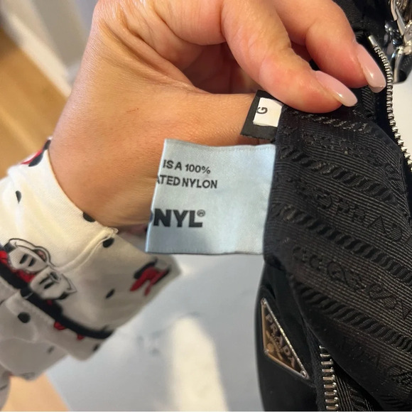 Prada Re-Edition 2005 Re-Nylon bag - Picture 12 of 16